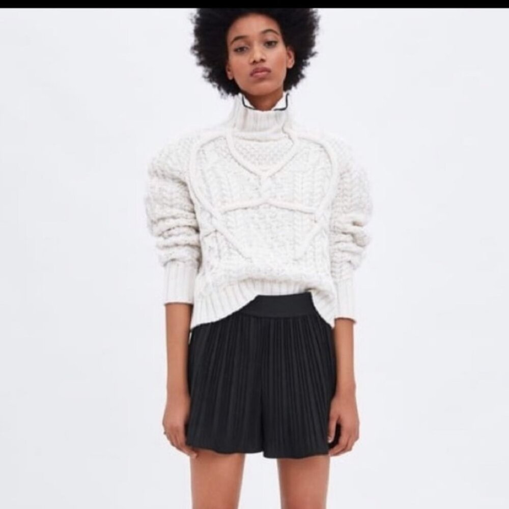 Zara Woman Black Blogger Favorite High Waist Pleated Mini Culotte Shorts S